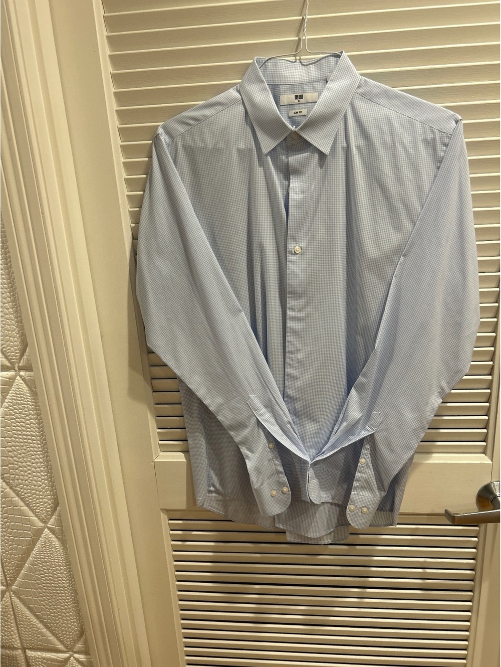 Uniqlo Men's Slim Fit Light Blue Dress Shirt Medium
